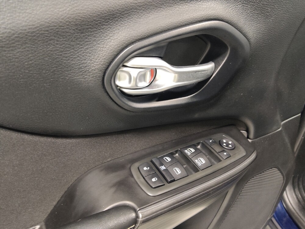 2015 Jeep Cherokee in Columbus, OH 43231 - 18116543 27