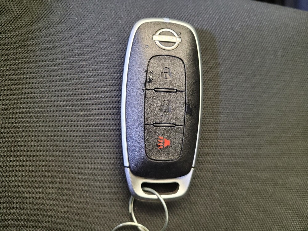 2023 Nissan Rogue in Cincinnati, OH 45255 - 18116549 32