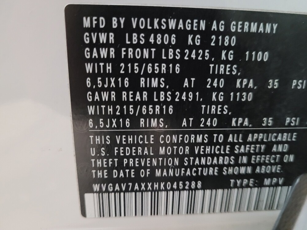 2017 Volkswagen Tiguan in Pittsburgh, PA 15237 - 18116552 33