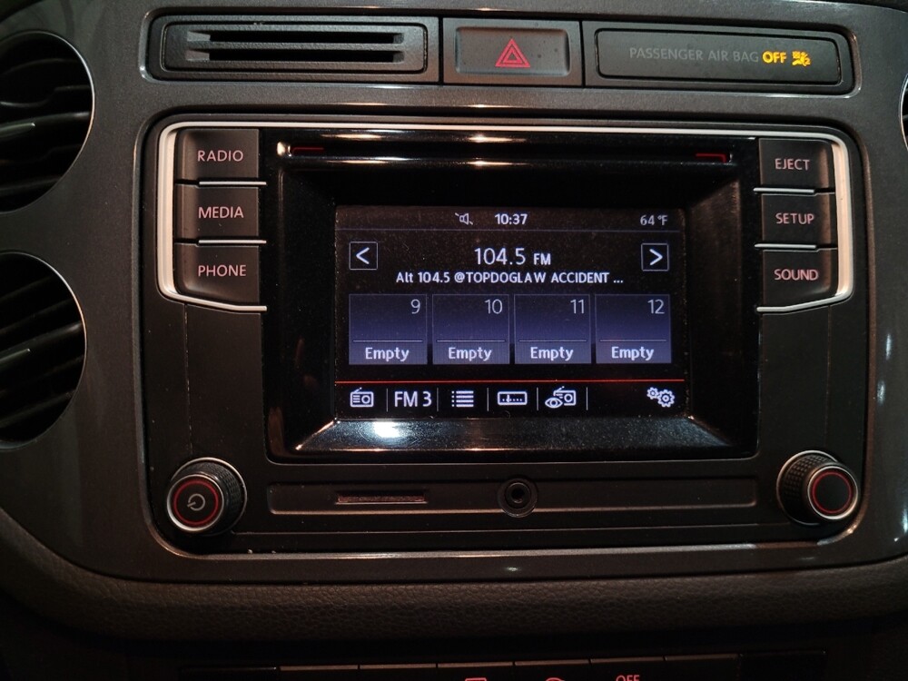 2017 Volkswagen Tiguan in Pittsburgh, PA 15237 - 18116552 25