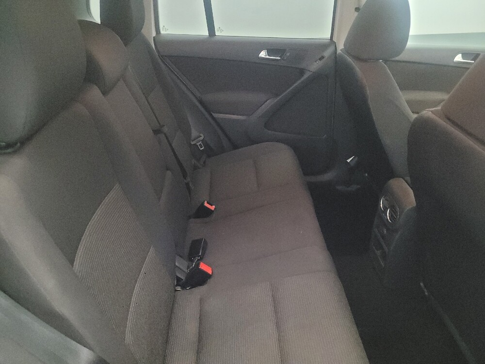 2017 Volkswagen Tiguan in Pittsburgh, PA 15237 - 18116552 19
