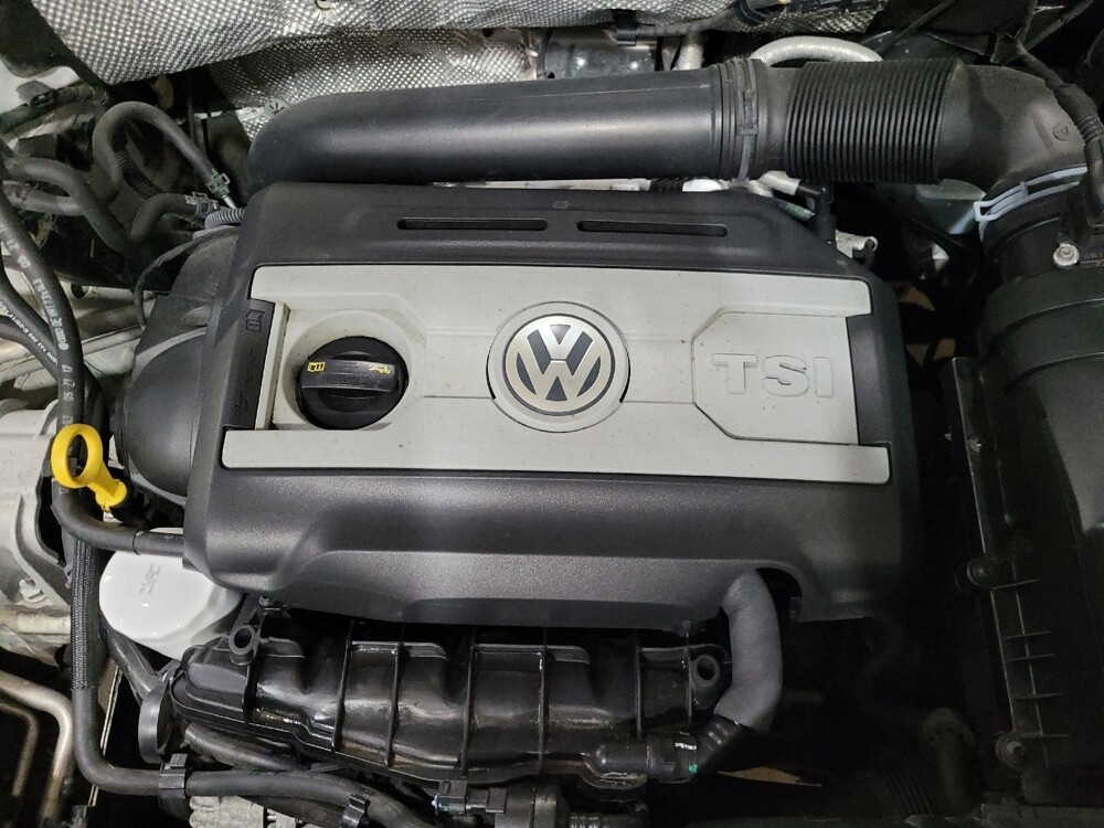 2017 Volkswagen Tiguan in Pittsburgh, PA 15237 - 18116552 30