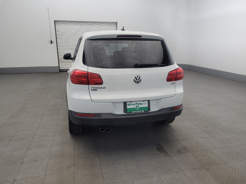 2017 Volkswagen Tiguan in Pittsburgh, PA 15237 - 18116552 6