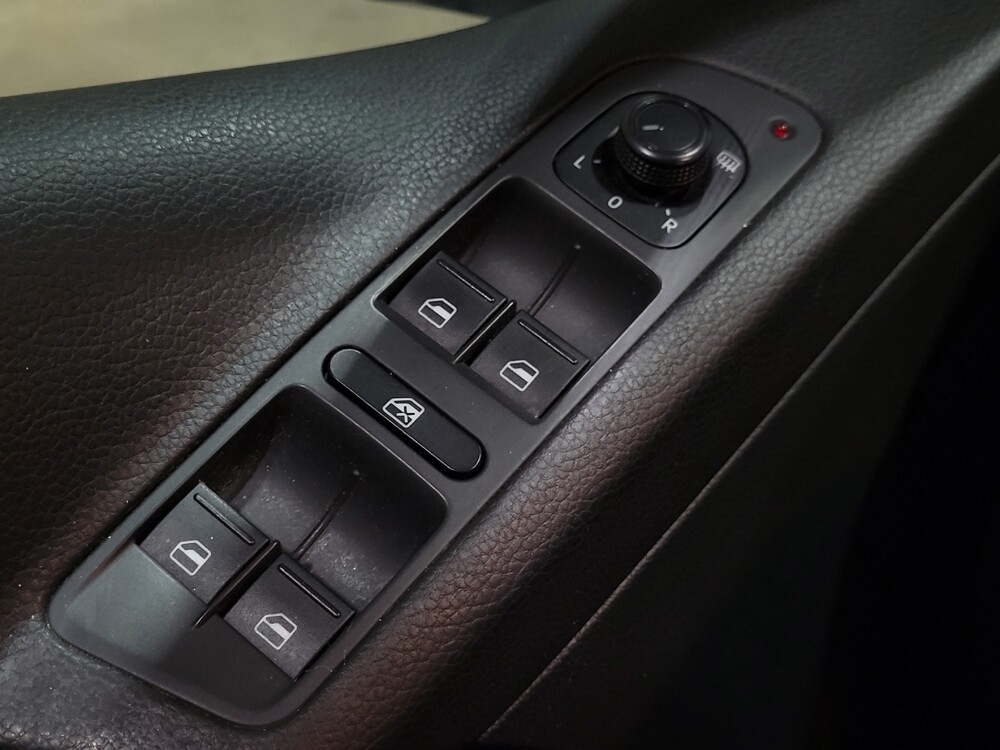 2017 Volkswagen Tiguan in Pittsburgh, PA 15237 - 18116552 27