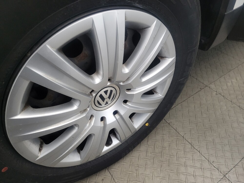 2017 Volkswagen Tiguan in Pittsburgh, PA 15237 - 18116552 31