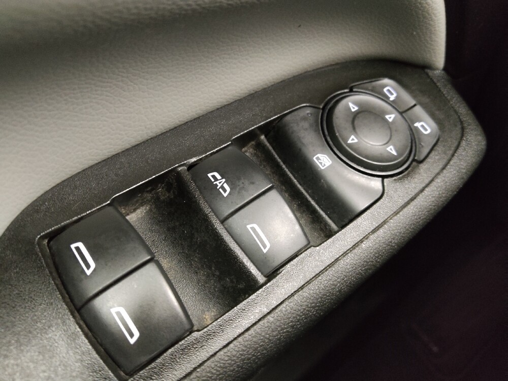 2020 Chevrolet Equinox in Independence, MO 64055 - 18116575 27