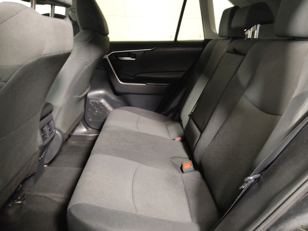 2019 Toyota RAV4 in Midlothian, IL 60445 - 18116581 18