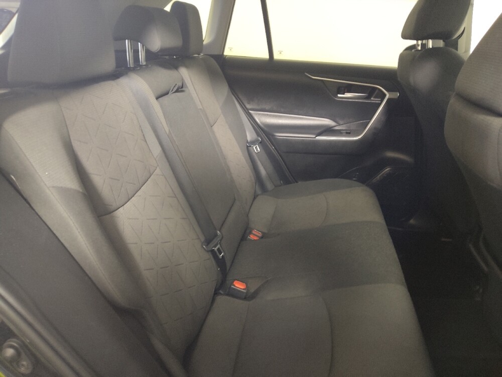 2019 Toyota RAV4 in Midlothian, IL 60445 - 18116581 19