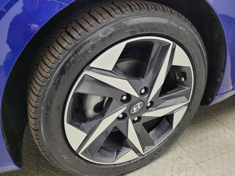 2022 Hyundai Elantra in Eastpointe, MI 48021 - 18116585 31