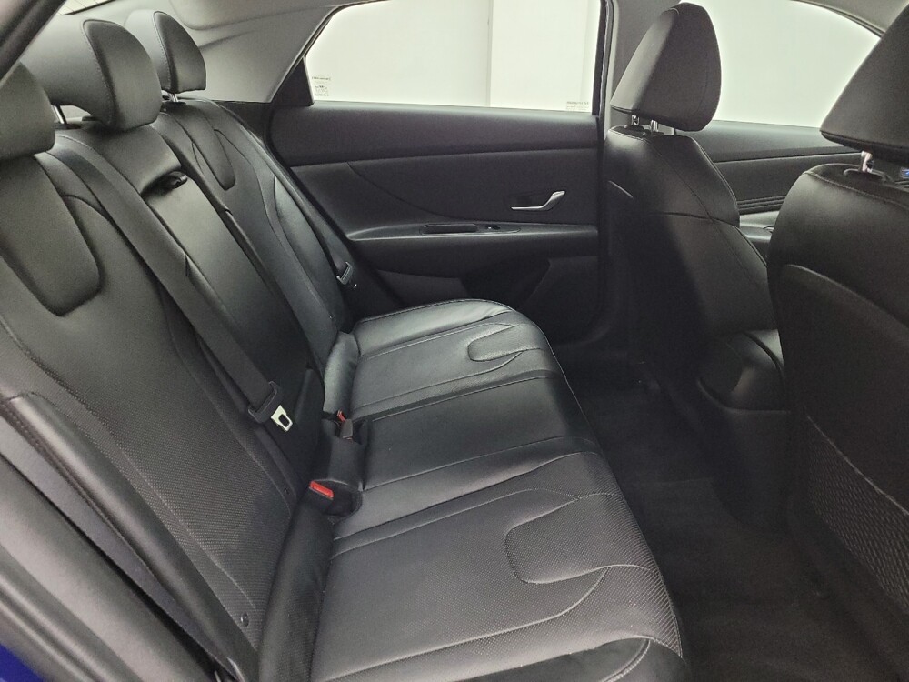 2022 Hyundai Elantra in Eastpointe, MI 48021 - 18116585 19