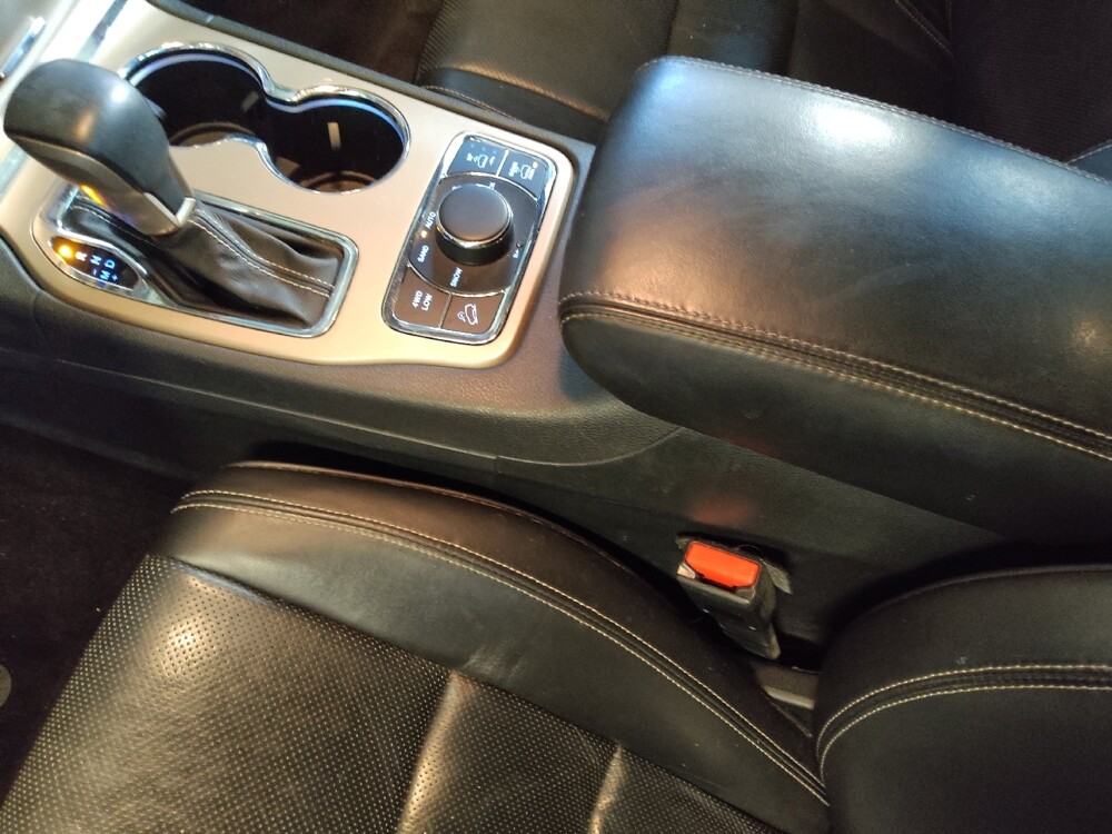 2016 Jeep Grand Cherokee in Columbia, SC 29210 - 18116613 26