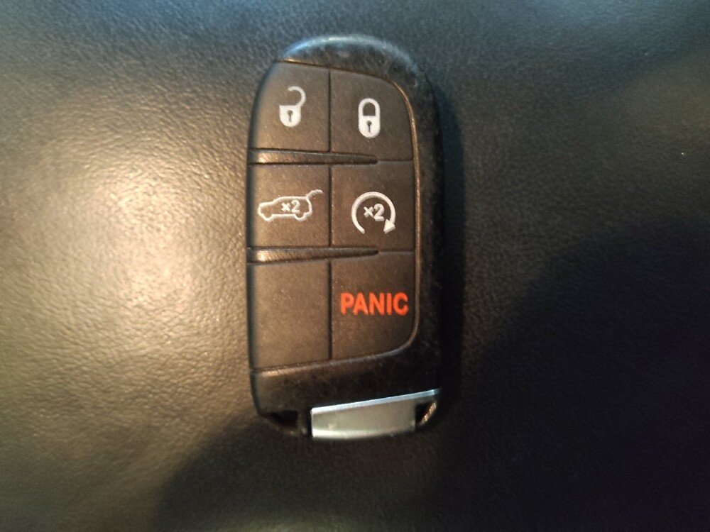 2016 Jeep Grand Cherokee in Columbia, SC 29210 - 18116613 32