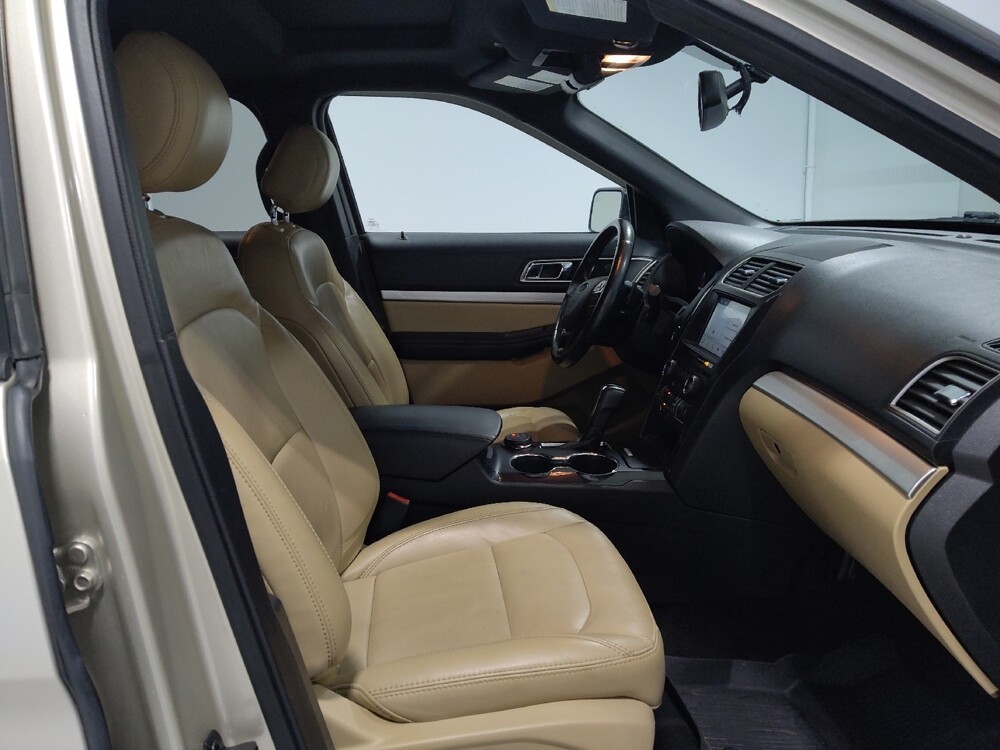 2017 Ford Explorer in Columbus, OH 43228 - 18116625 21