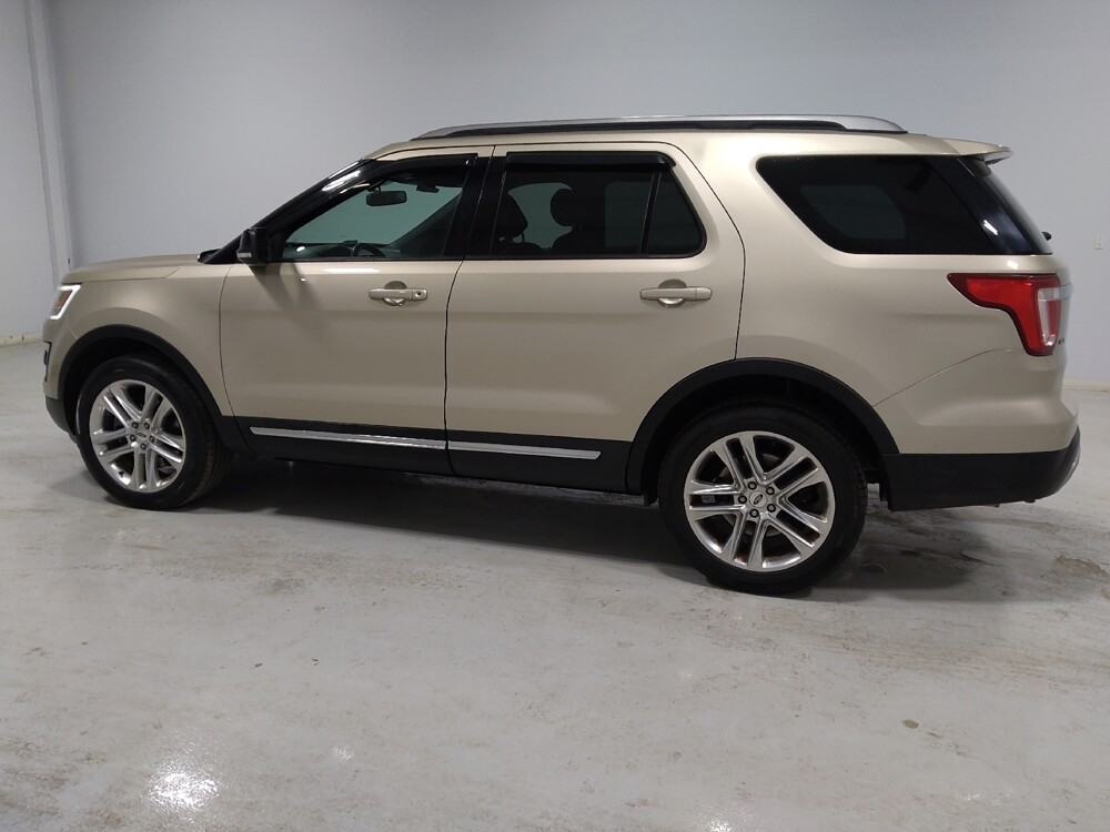 2017 Ford Explorer in Columbus, OH 43228 - 18116625 3