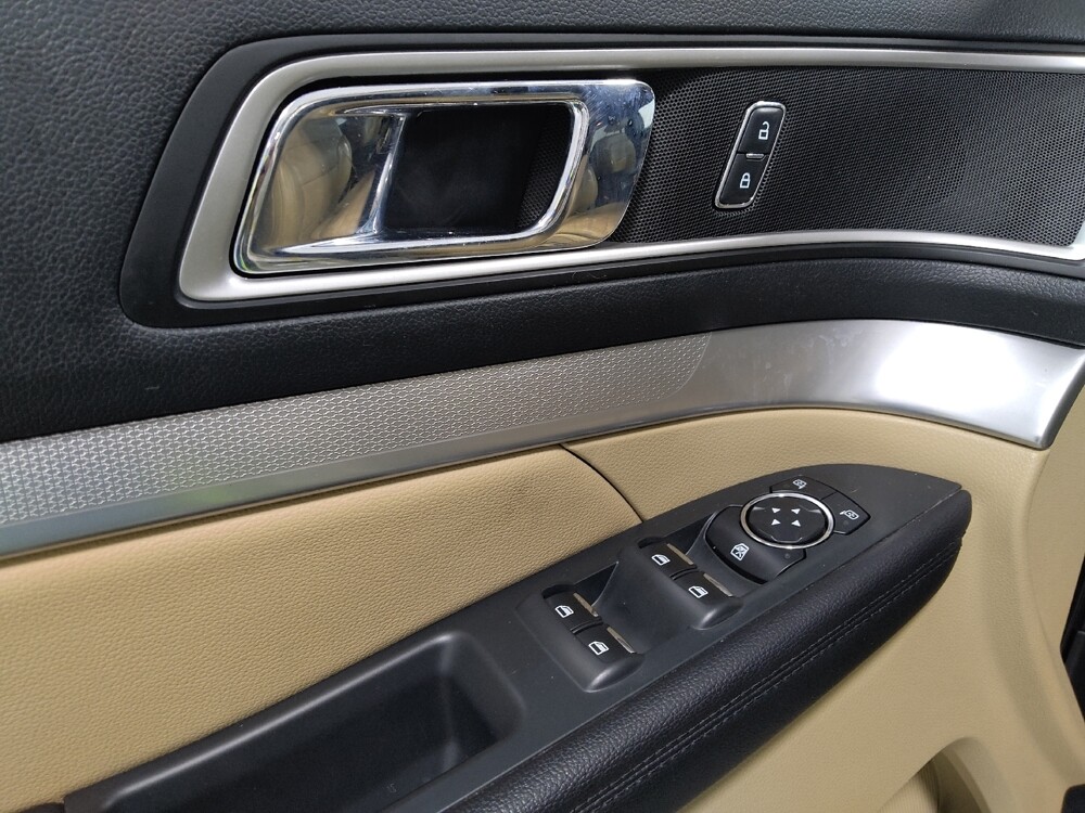 2017 Ford Explorer in Columbus, OH 43228 - 18116625 27