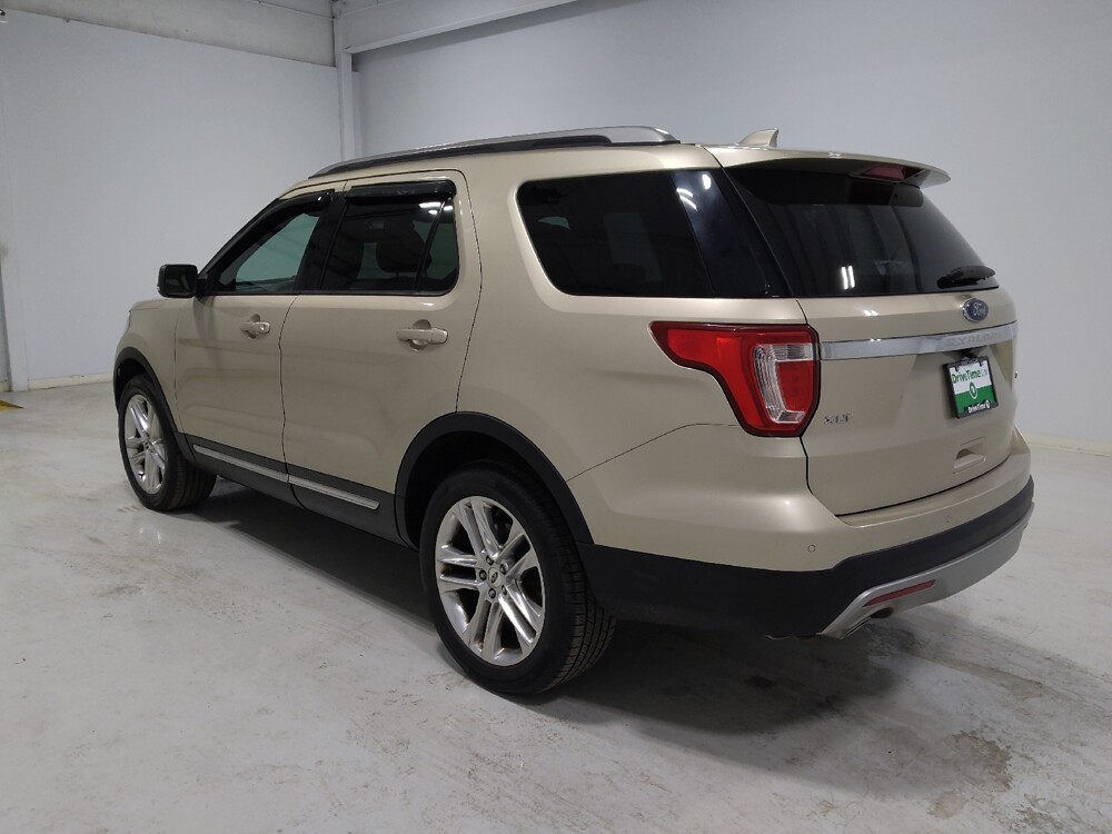 2017 Ford Explorer in Columbus, OH 43228 - 18116625 5
