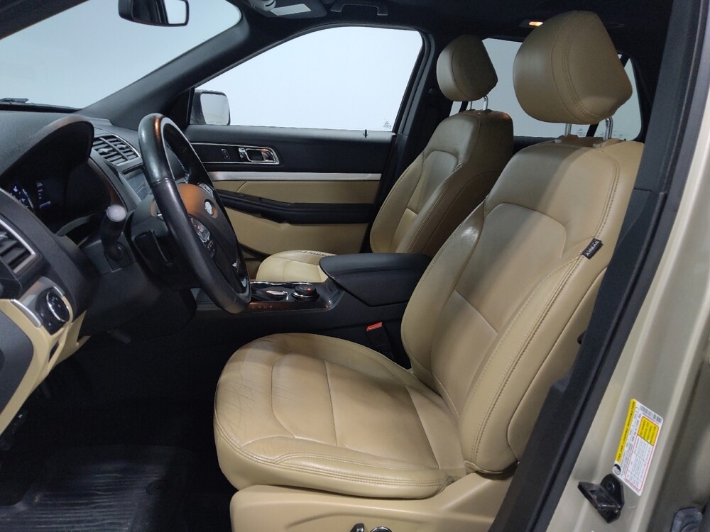 2017 Ford Explorer in Columbus, OH 43228 - 18116625 17
