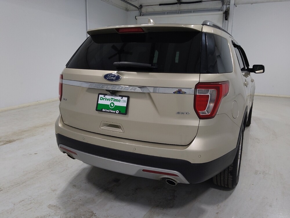 2017 Ford Explorer in Columbus, OH 43228 - 18116625 7