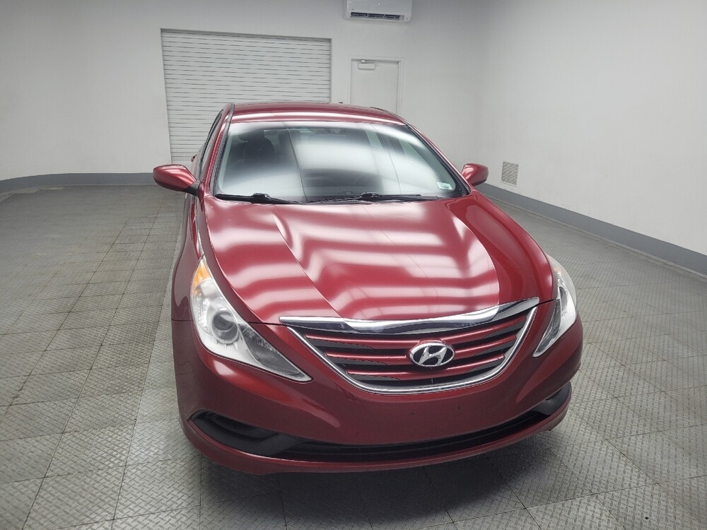 2014 Hyundai Sonata in Indianapolis, IN 46222 - 18116636 14