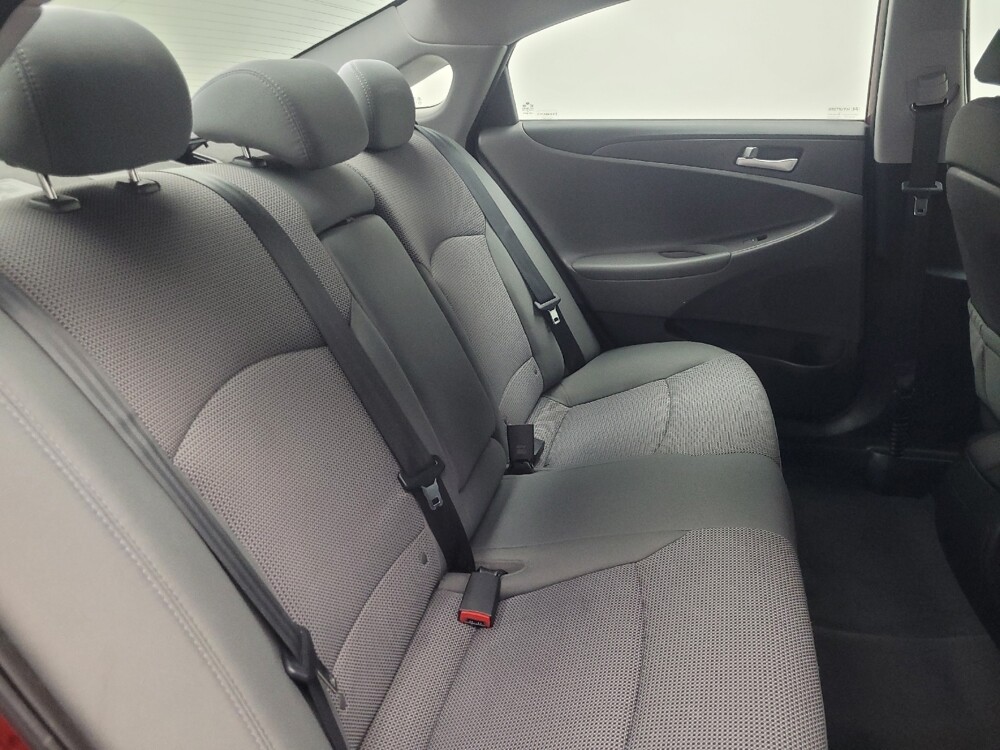 2014 Hyundai Sonata in Indianapolis, IN 46222 - 18116636 19