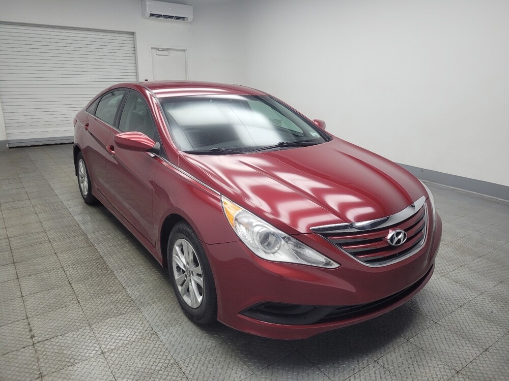 2014 Hyundai Sonata in Indianapolis, IN 46222 - 18116636 13