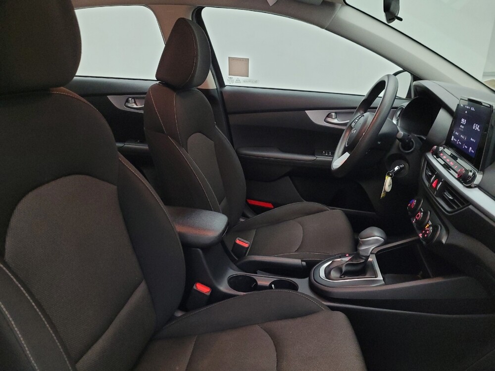 2024 Kia Forte in Mesa, AZ 85210 - 18116644 21