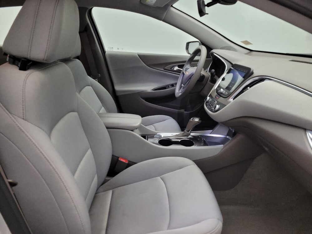 2020 Chevrolet Malibu in Columbus, OH 43231 - 18116681 21