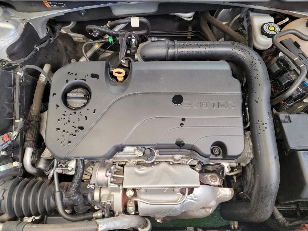 2020 Chevrolet Malibu in Columbus, OH 43231 - 18116681 30