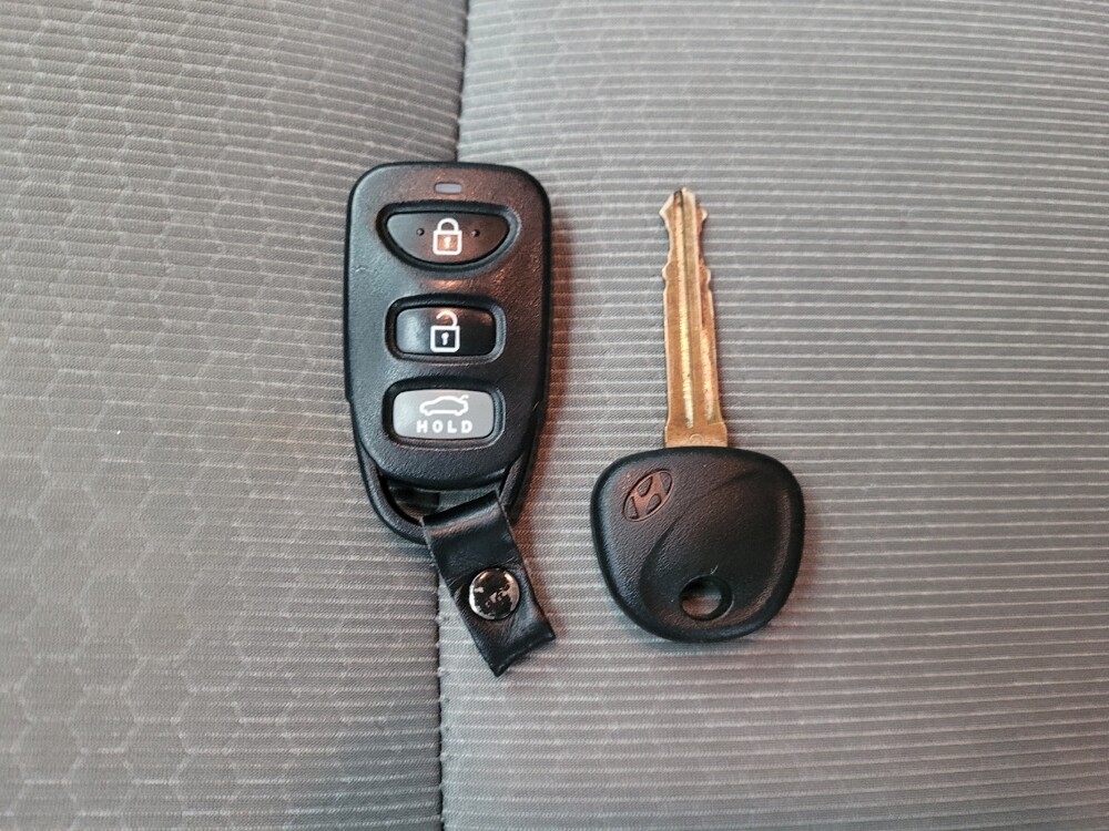 2017 Hyundai Elantra in Jacksonville, FL 32210 - 18116698 32