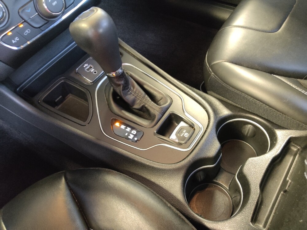 2019 Jeep Cherokee in Houston, TX 77034 - 18116703 26