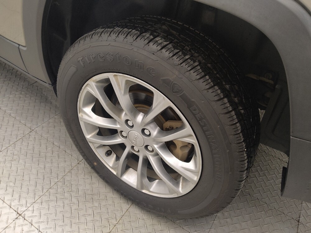 2019 Jeep Cherokee in Houston, TX 77034 - 18116703 31