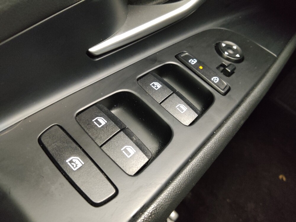 2025 Hyundai Elantra in Topeka, KS 66611 - 18116705 27