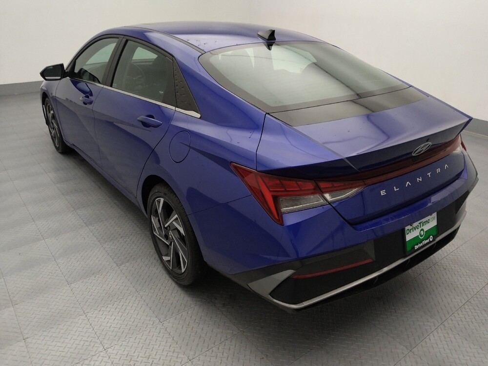 2025 Hyundai Elantra in Topeka, KS 66611 - 18116705 5