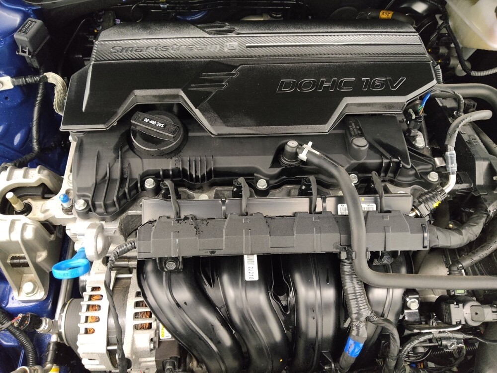 2025 Hyundai Elantra in Topeka, KS 66611 - 18116705 30