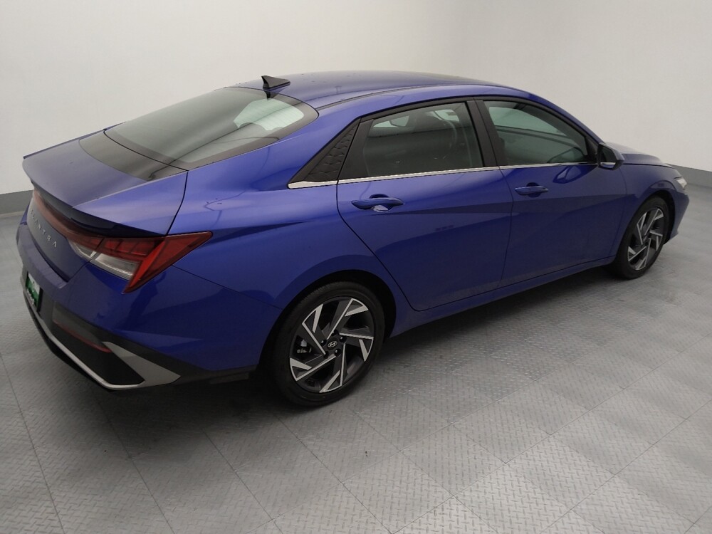 2025 Hyundai Elantra in Topeka, KS 66611 - 18116705 10