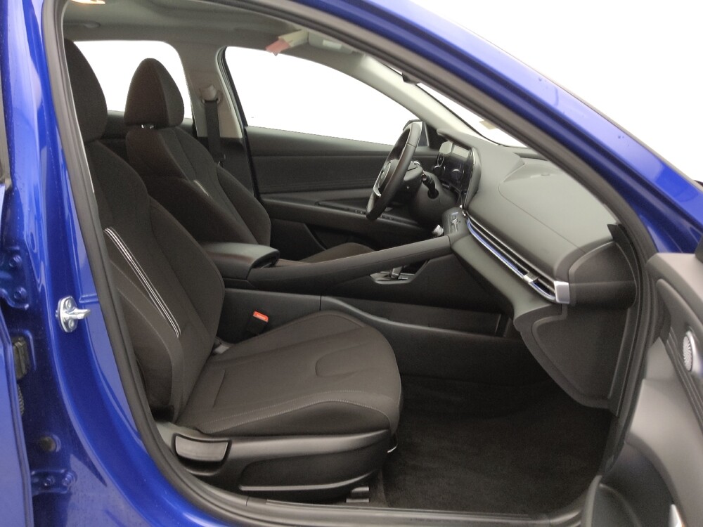 2025 Hyundai Elantra in Topeka, KS 66611 - 18116705 21