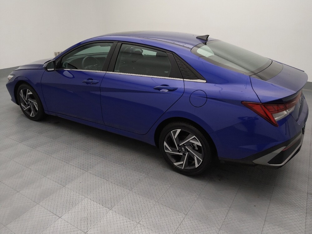 2025 Hyundai Elantra in Topeka, KS 66611 - 18116705 3