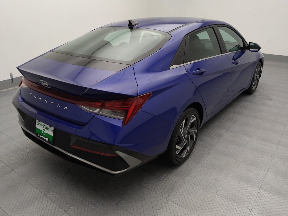 2025 Hyundai Elantra in Topeka, KS 66611 - 18116705 9