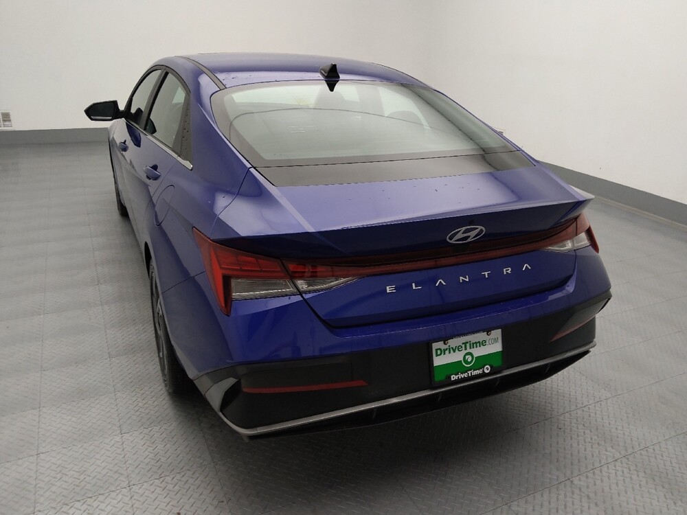 2025 Hyundai Elantra in Topeka, KS 66611 - 18116705 6