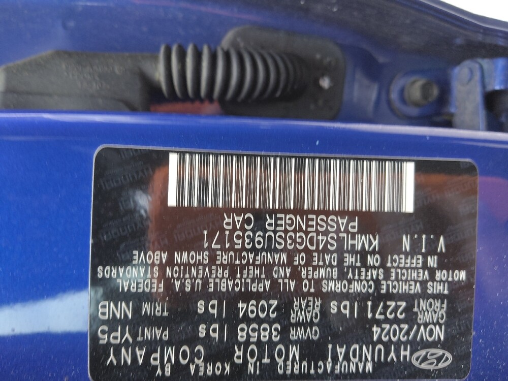 2025 Hyundai Elantra in Topeka, KS 66611 - 18116705 33