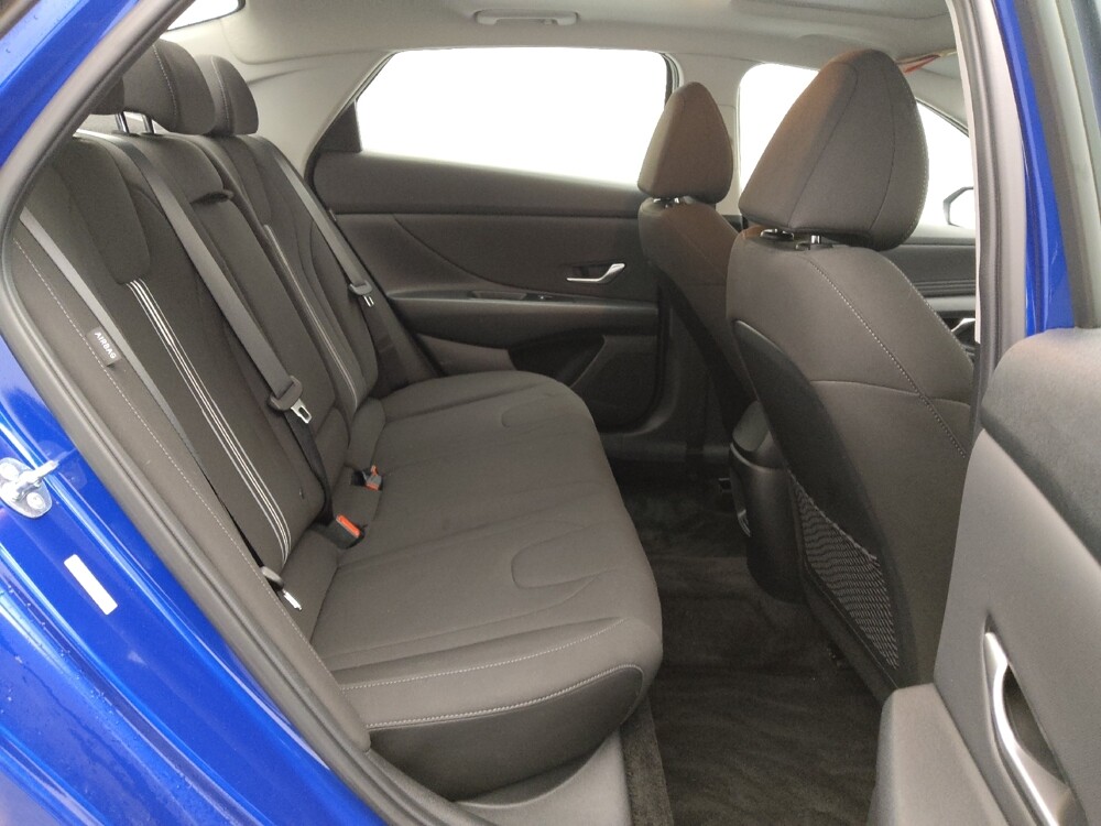 2025 Hyundai Elantra in Topeka, KS 66611 - 18116705 19