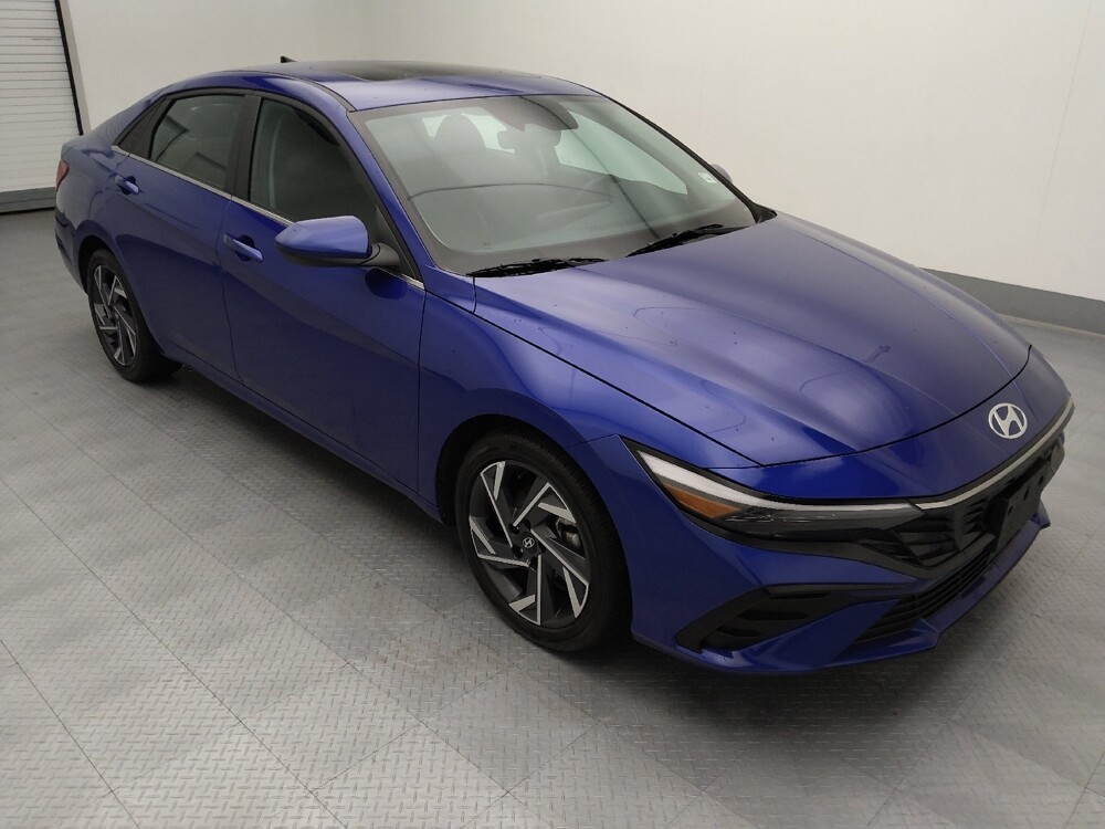 2025 Hyundai Elantra in Topeka, KS 66611 - 18116705 13