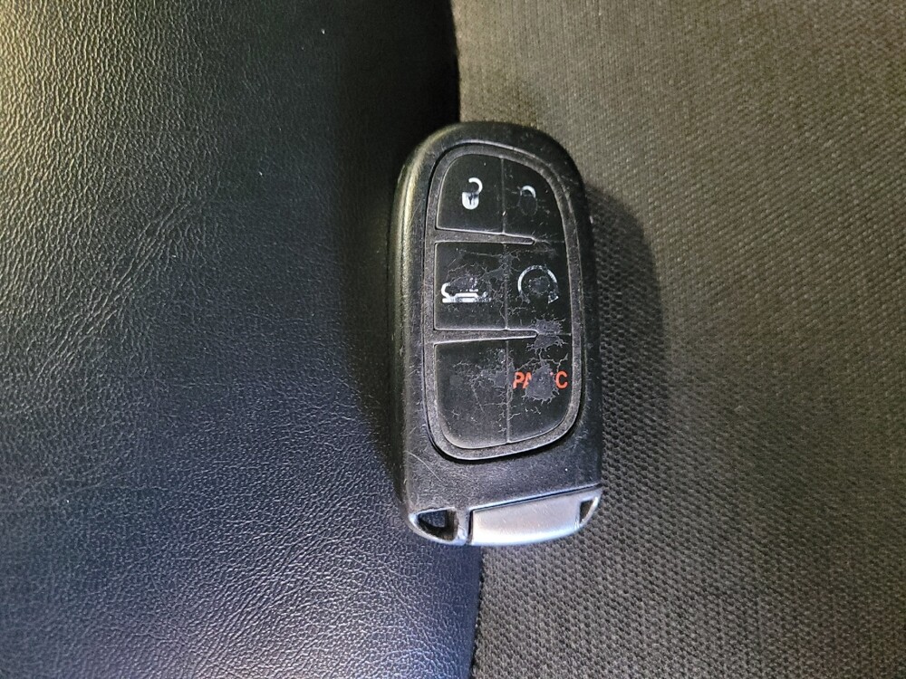 2019 Jeep Cherokee in Kissimmee, FL 34744 - 18116713 32