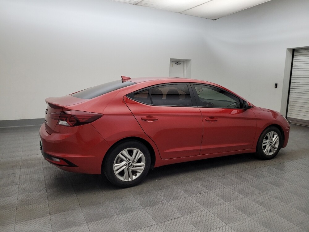 2019 Hyundai Elantra in Glendale, AZ 85301 - 18116730 10