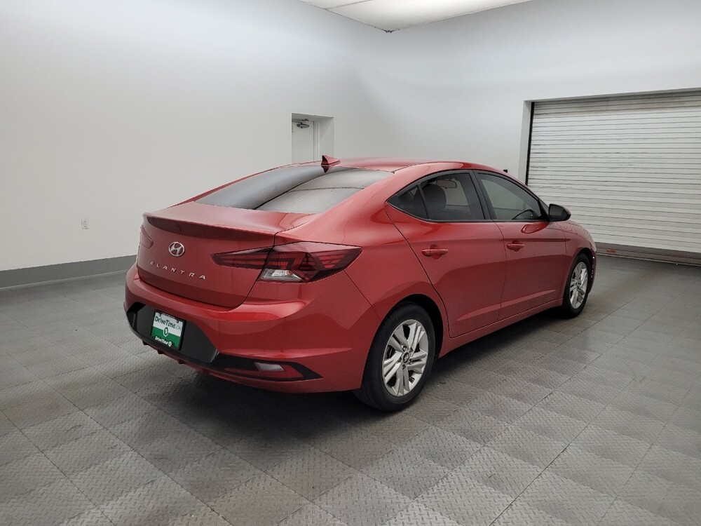 2019 Hyundai Elantra in Glendale, AZ 85301 - 18116730 9