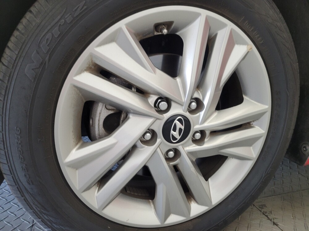 2019 Hyundai Elantra in Glendale, AZ 85301 - 18116730 31