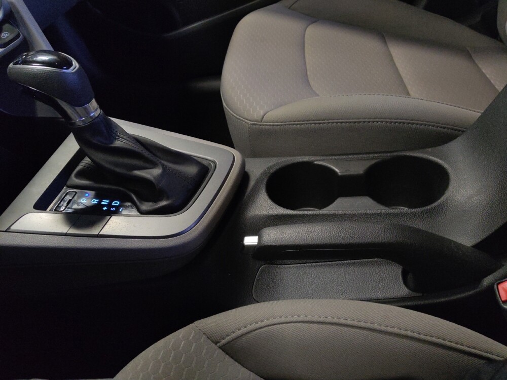 2019 Hyundai Elantra in Glendale, AZ 85301 - 18116730 26