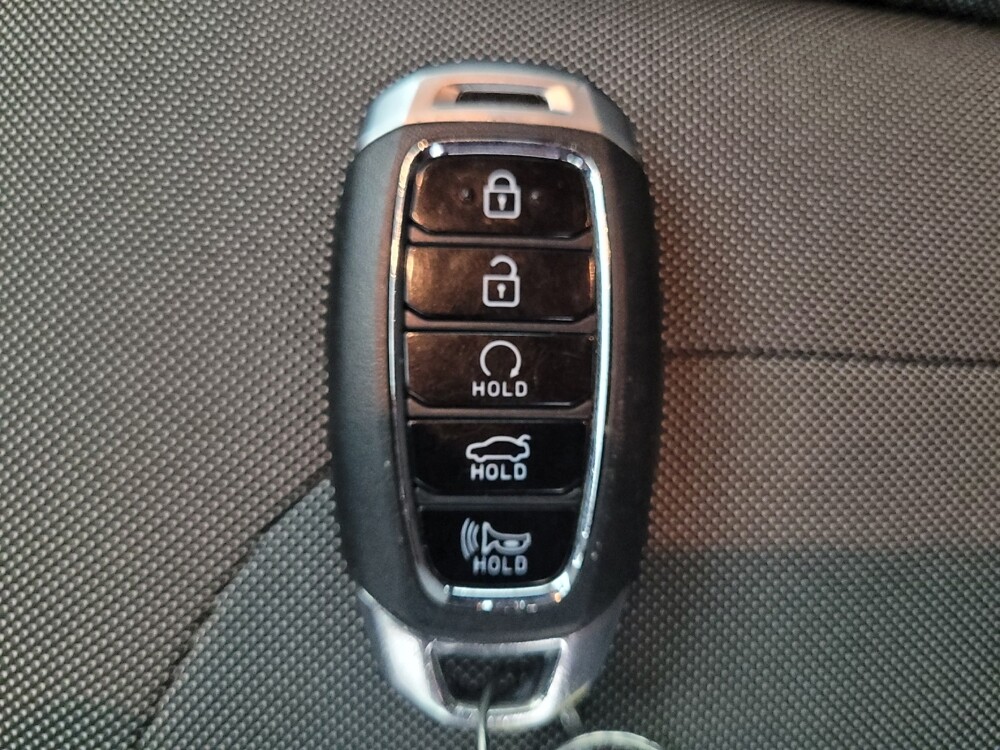 2023 Hyundai Elantra in Clearwater, FL 33764 - 18116732 32