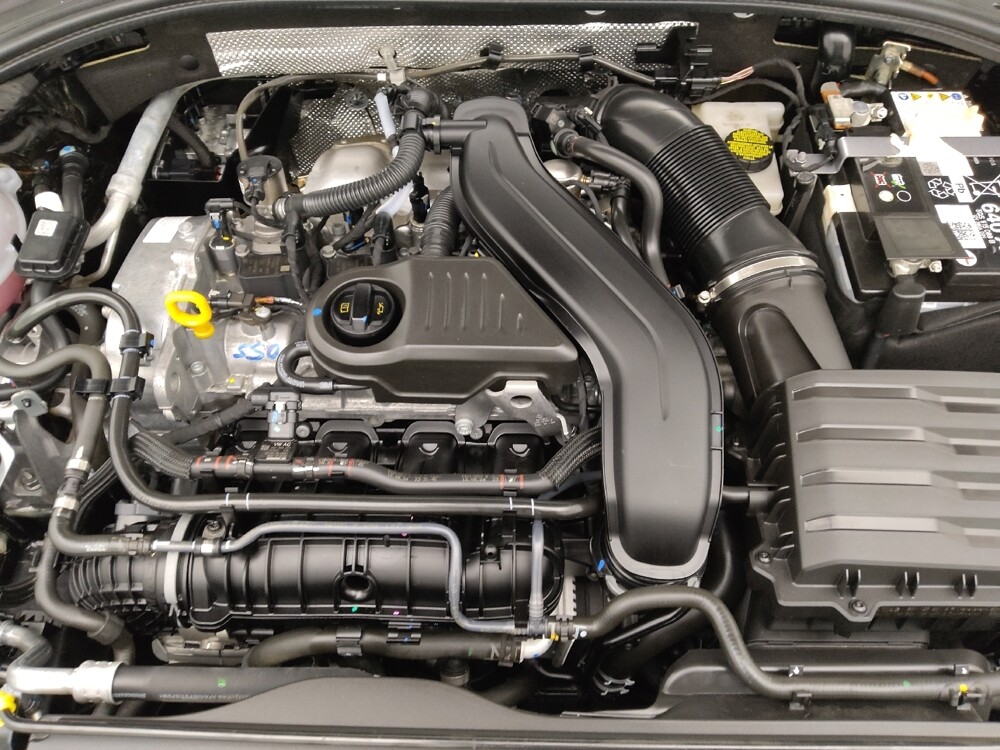 2025 Volkswagen Jetta in Topeka, KS 66611 - 18116735 30