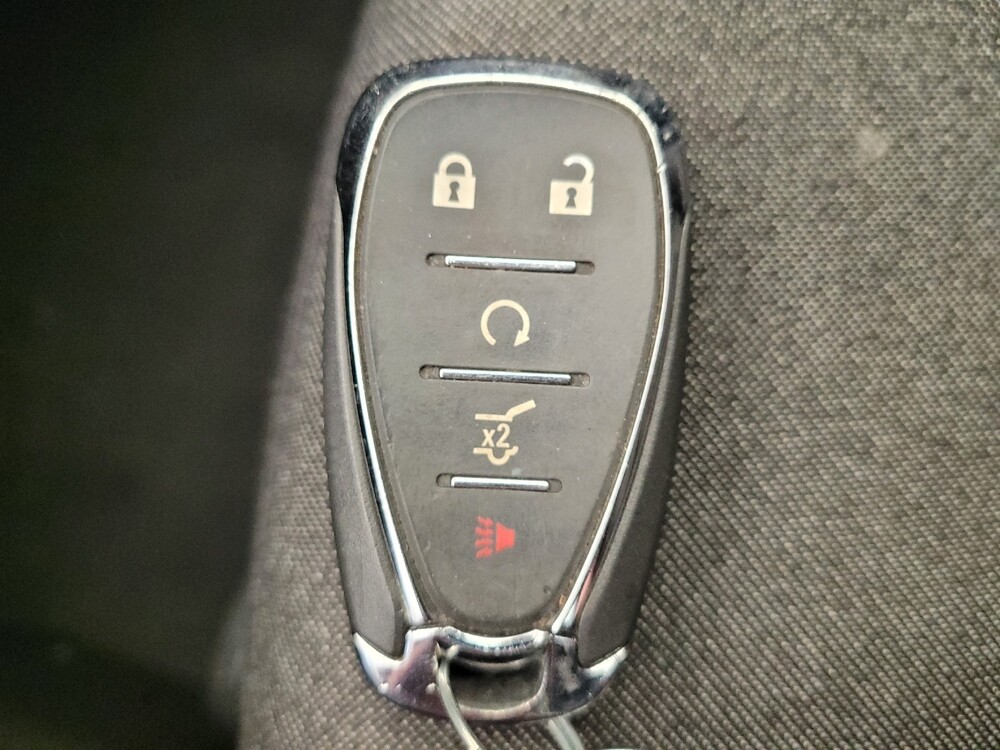 2018 Chevrolet Equinox in Maple Heights, OH 44137 - 18116737 32